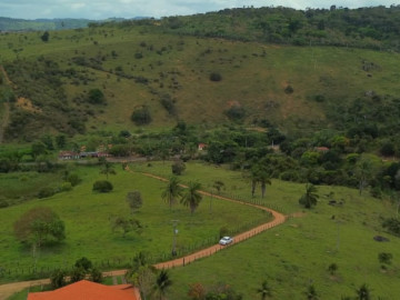 FAZENDA À VENDA