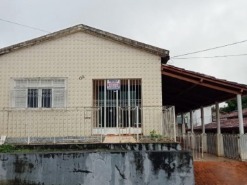 Casa À Venda