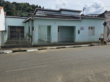 CASA À VENDA EM AREA COMERCIAL