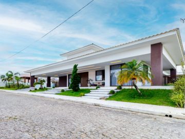 CASA À VENDA
